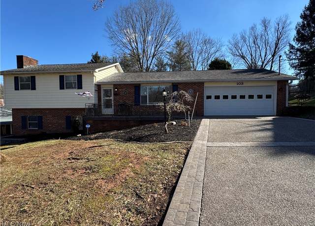 Property at 103 Woodcrest Dr, Marietta, OH 45750, 3 beds, 2.5 baths