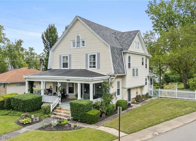 Property at 819 Center St, Ashland, OH 44805, 4 beds, 3.5 baths