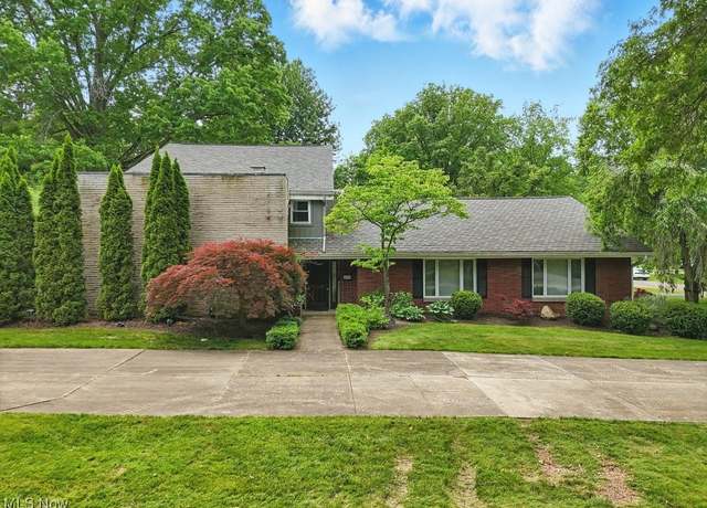 Property at 430 Delaware Ave, Akron, OH 44303, 4 beds, 4 baths
