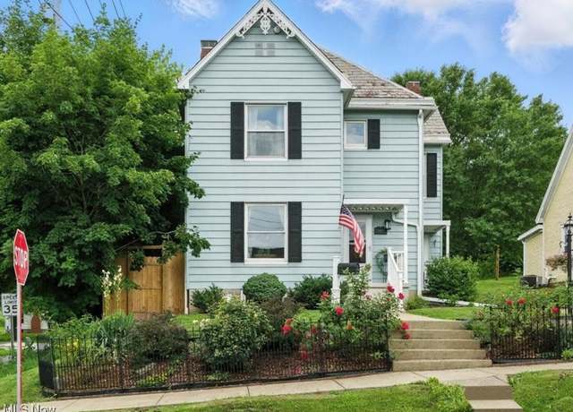 Property at 201 E Spring St, Marietta, OH 45750, 3 beds, 1.5 baths