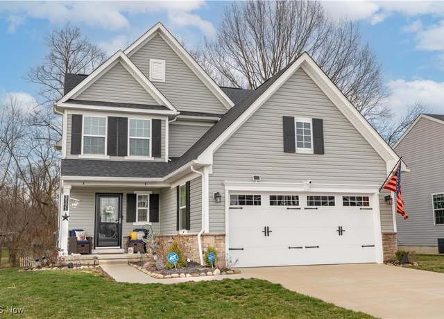 Property at 3191 Wicker St NE, Canton, OH 44721, 3 beds, 2.5 baths