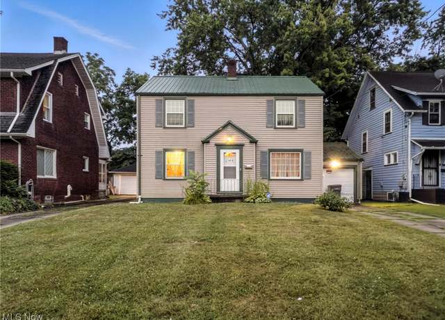 Property at 471 Catalina Ave, Youngstown, OH 44504, 3 beds, 1.5 baths