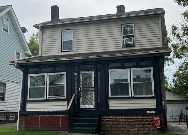 Property at 13624 S Parkway Dr, Garfield Heights, OH 44105, 3 beds, 2 baths