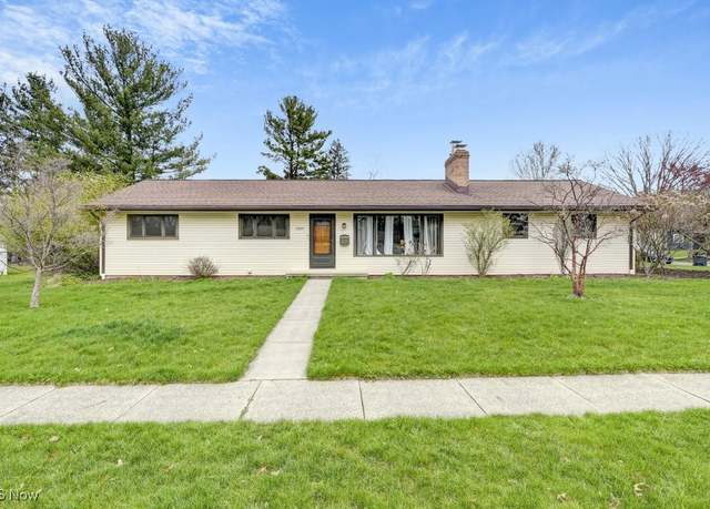 Property at 1269 Walton Dr, Akron, OH 44313, 4 beds, 2 baths