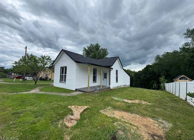 Property at 839 Goddard Ave, Zanesville, OH 43701, 3 beds, 2 baths