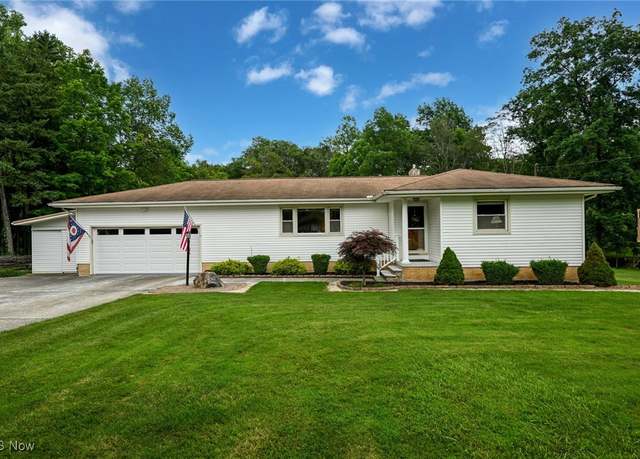 Property at 27820 Annetta Dr, Solon, OH 44139, 4 beds, 2 baths
