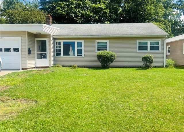 Property at 1697 Hawthorne Dr, Mayfield Heights, OH 44124, 3 beds, 1 bath