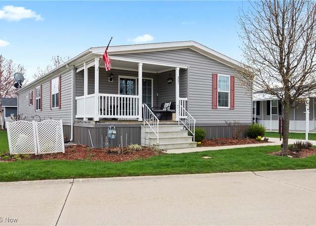 Property at 351 Pin Oak Cir, Elyria, OH 44035, 3 beds, 2 baths