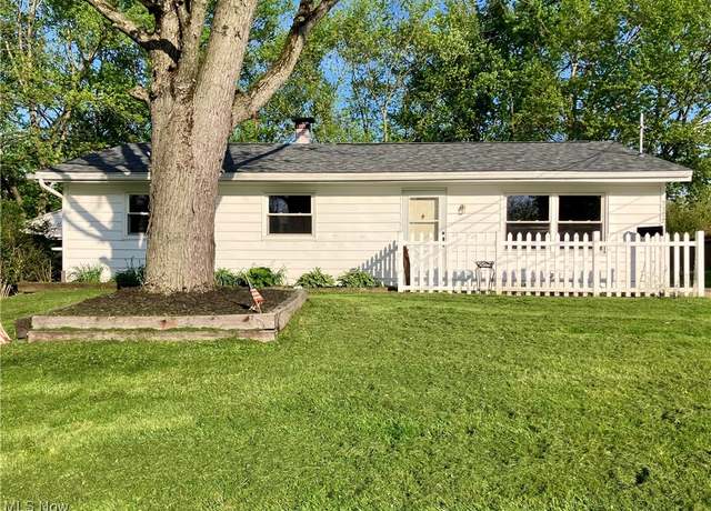 Property at 3372 Lynwood Dr NW, Warren, OH 44485, 3 beds, 1 bath