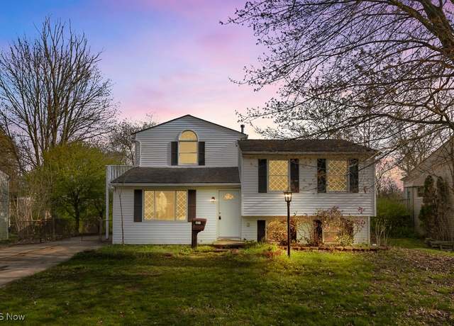 Property at 1271 Carol Dr, Kent, OH 44240, 4 beds, 2.5 baths