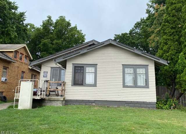 Property at 2740 South Ave, Youngstown, OH 44502, 3 beds, 1 bath