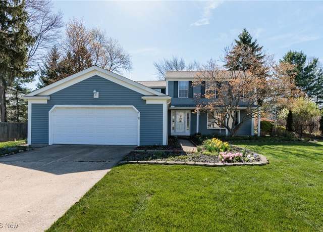 Property at 16977 Antler Ln, Strongsville, OH 44136, 5 beds, 3 baths