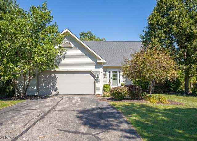 Property at 2047 Fairway Blvd, Hudson, OH 44236, 3 beds, 2.5 baths