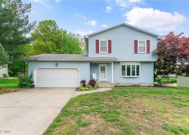 Property at 652 Meadowland Dr, Hubbard, OH 44425, 3 beds, 1.5 baths