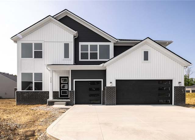 Property at 3730 Overlook Ct, Akron, OH 44333, 5 beds, 3 baths