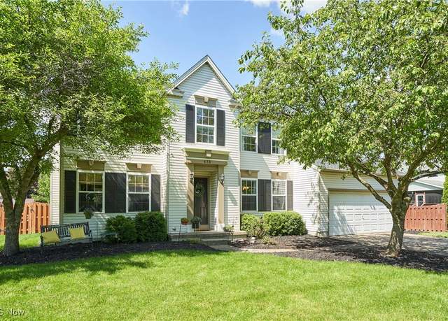 Property at 613 W Sturbridge Dr, Medina, OH 44256, 3 beds, 2.5 baths