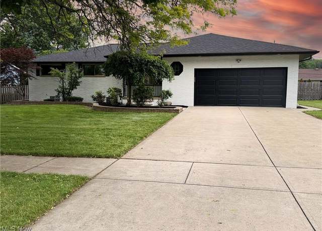 Property at 15902 Galemore Dr, Cleveland, OH 44130, 3 beds, 3 baths
