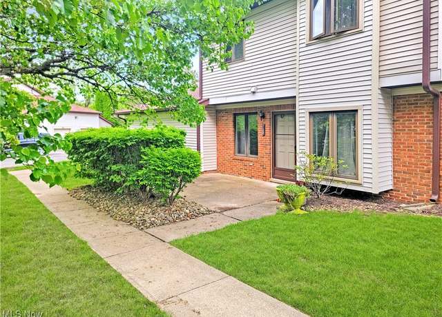 Property at 7152 Village Dr, Mentor, OH 44060, 2 beds, 2.5 baths