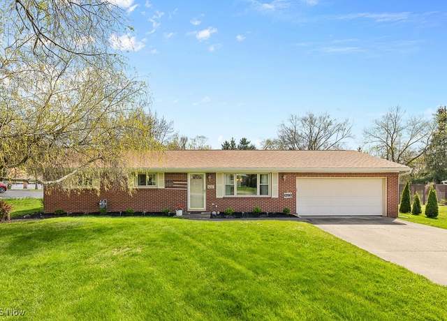 Property at 1780 Rosemont Rd, Alliance, OH 44601, 3 beds, 1.5 baths
