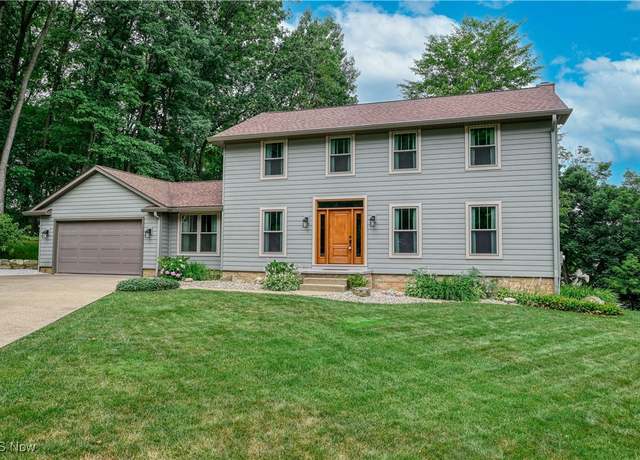 Property at 5835 Garth Cir NW, Canton, OH 44718, 4 beds, 2.5 baths