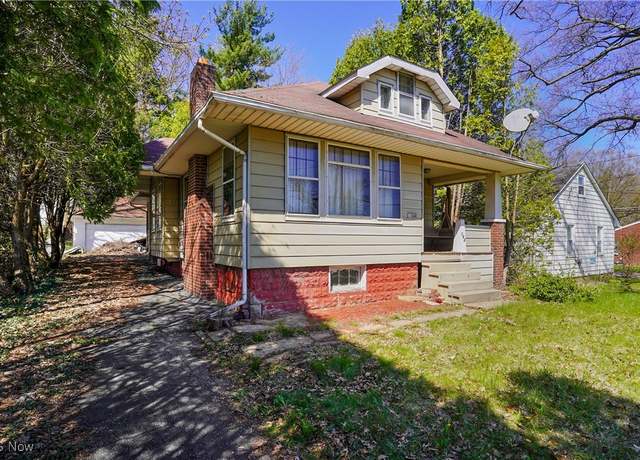 Property at 196 Maywood Dr, Youngstown, OH 44512, 3 beds, 1 bath