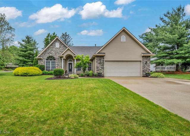 Property at 102 Timber Ridge Dr, Elyria, OH 44035, 3 beds, 2 baths