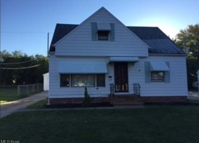 Property at 458 Westview Rd, Bedford, OH 44146, 4 beds, 2 baths