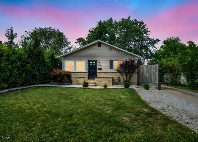 Property at 321 Jackson St, Medina, OH 44256, 3 beds, 1 bath