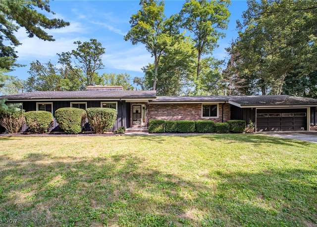 Property at 17390 Bennett Rd, North Royalton, OH 44133, 3 beds, 2.5 baths