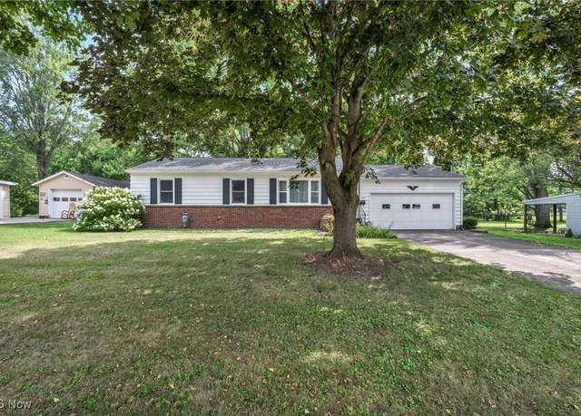 Property at 140 Lincoln St, Wellington, OH 44090, 3 beds, 1.5 baths