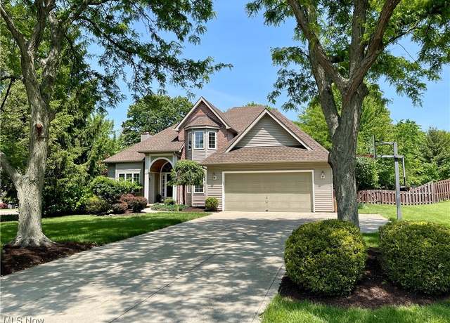 Property at 9923 Royal Valley Dr, North Royalton, OH 44133, 4 beds, 2.5 baths