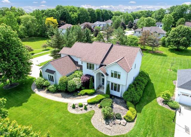 Property at 36145 S Huntington Dr, Solon, OH 44139, 4 beds, 3.5 baths