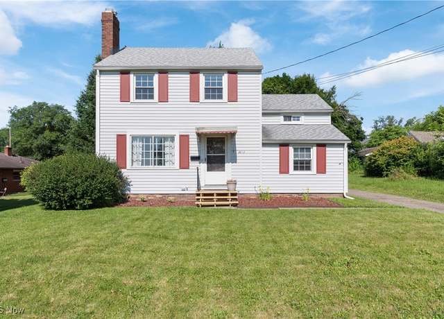 Property at 3213 Frazer Ave NW, Canton, OH 44709, 3 beds, 1.5 baths
