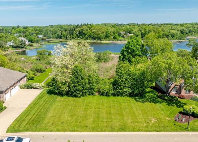 Property at 8415 Gentry St NW, Massillon, OH 44646