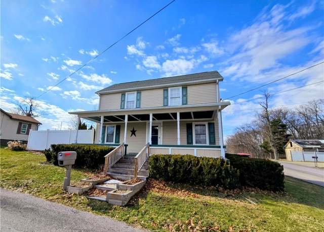 Property at 67652 Elizabeth St, St. Clairsville, OH 43950, 3 beds, 1 bath