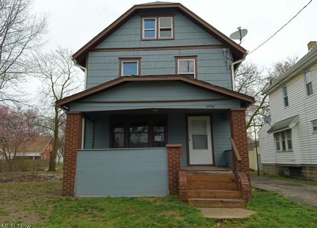 Property at 1773 Marks Ave, Akron, OH 44305, 5 beds, 1 bath