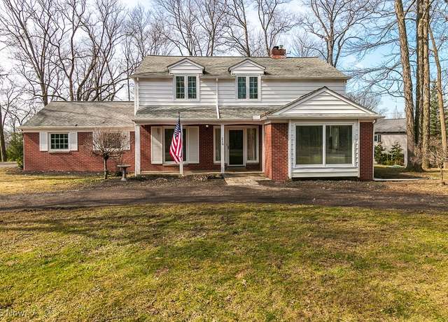 Property at 219 Wintergreen Hill Dr, Painesville Township, OH 44077, 4 beds, 2.5 baths