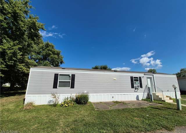 Property at 120 Kenny Brook Ln, Elyria, OH 44035, 2 beds, 2 baths