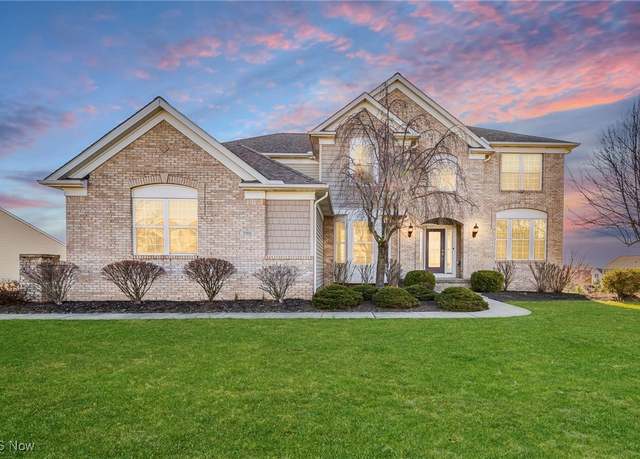 Property at 790 Walden Pond Cir, Hinckley, OH 44233, 4 beds, 4.5 baths
