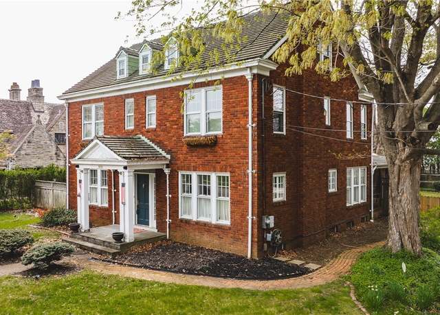 Property at 1800 Washington Ave, Parkersburg, WV 26101, 4 beds, 3 baths
