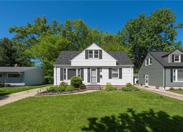 Property at 1688 Harwich Rd, Lyndhurst, OH 44124, 4 beds, 3 baths