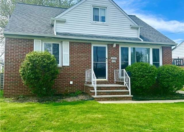 Property at 32323 Glen Arden Dr, Willowick, OH 44095, 3 beds, 1.5 baths