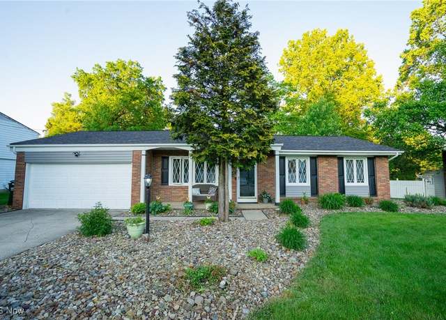 Property at 489 Green Meadow Dr, Tallmadge, OH 44278, 3 beds, 1.5 baths