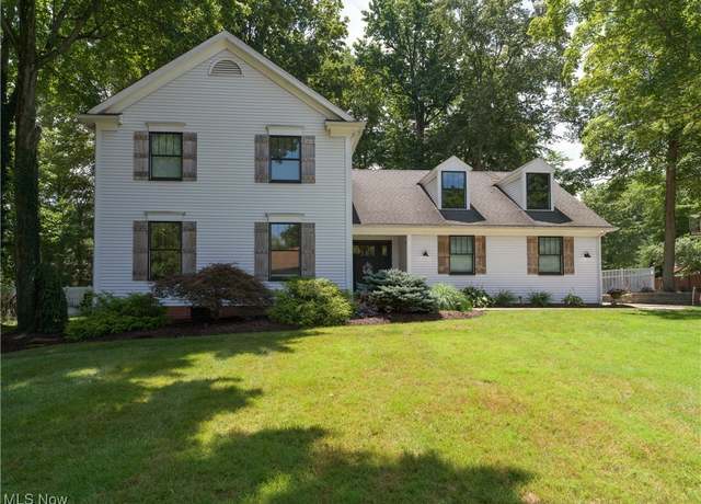 Property at 2390 Chestnut Hill St NW, North Canton, OH 44720, 4 beds, 3.5 baths