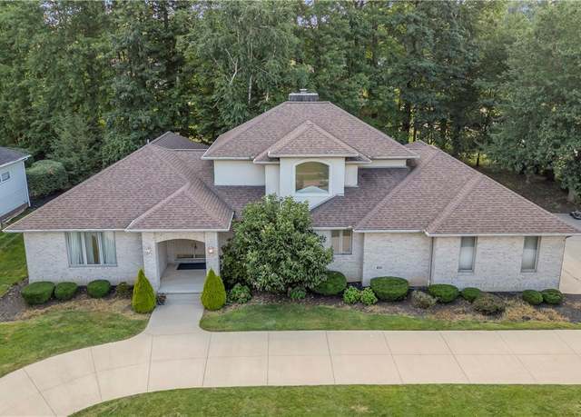 Property at 416 Castle Pines Dr, Akron, OH 44333, 4 beds, 3.5 baths