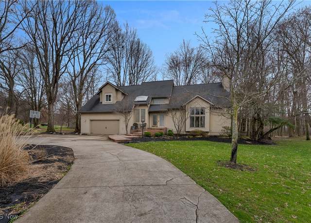 Property at 5755 Logan Arms Dr, Girard, OH 44420, 4 beds, 3.5 baths
