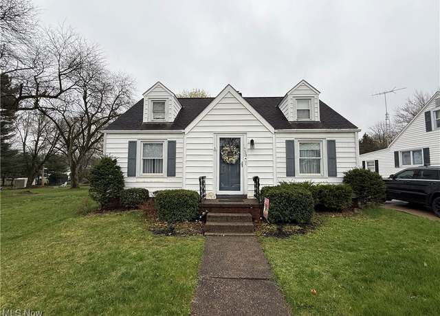 Property at 758 Kingsway St, Alliance, OH 44601, 3 beds, 1.5 baths