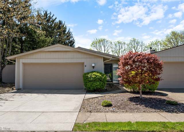 Property at 11040 Westwind Ct, Strongsville, OH 44149, 2 beds, 2 baths