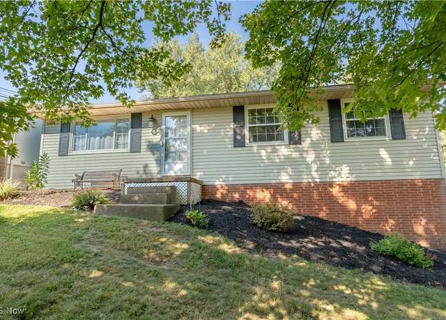 Property at 2425 Bordner Ave SW, Canton, OH 44706, 3 beds, 1 bath