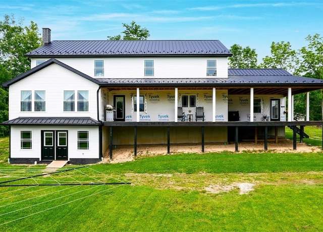 Property at 10981 Bloom Rd, Garrettsville, OH 44231, 4 beds, 3 baths